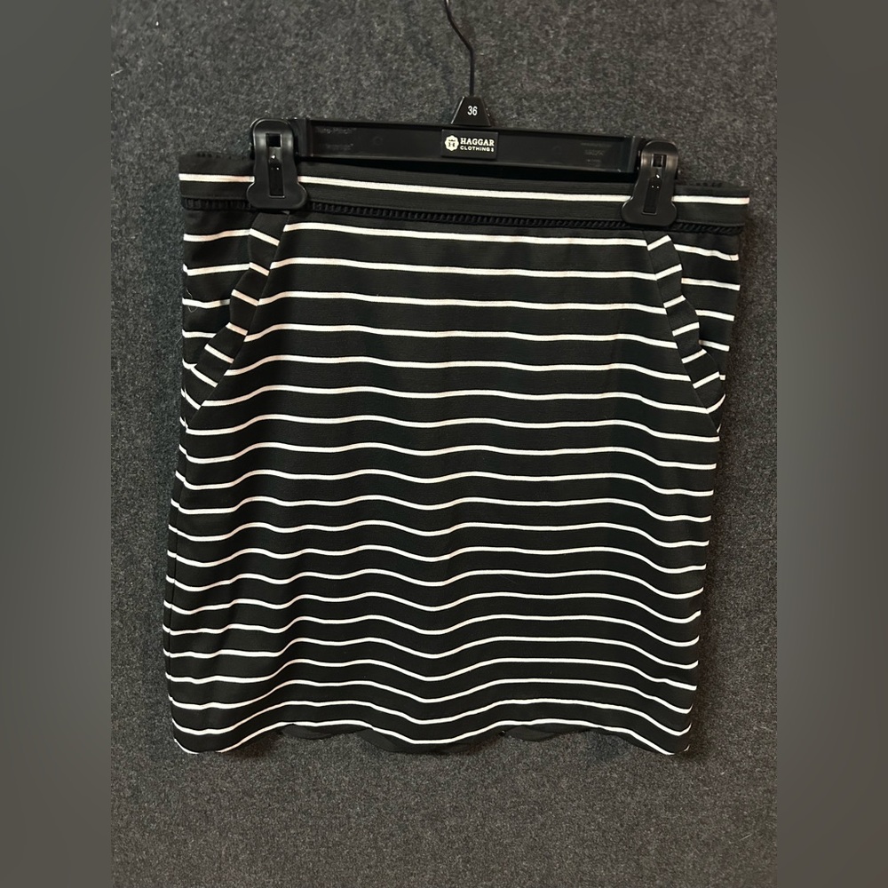 Skies Are Blue Skirt Black/White Striped with pockets size Large